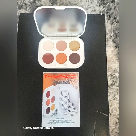 BUNDLE OF MAKEUP - Picture 6 of 11